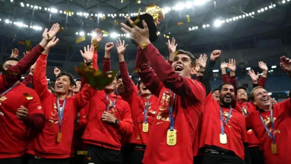 令人陶醉的比赛节奏，球员们执着奋战的简单介绍