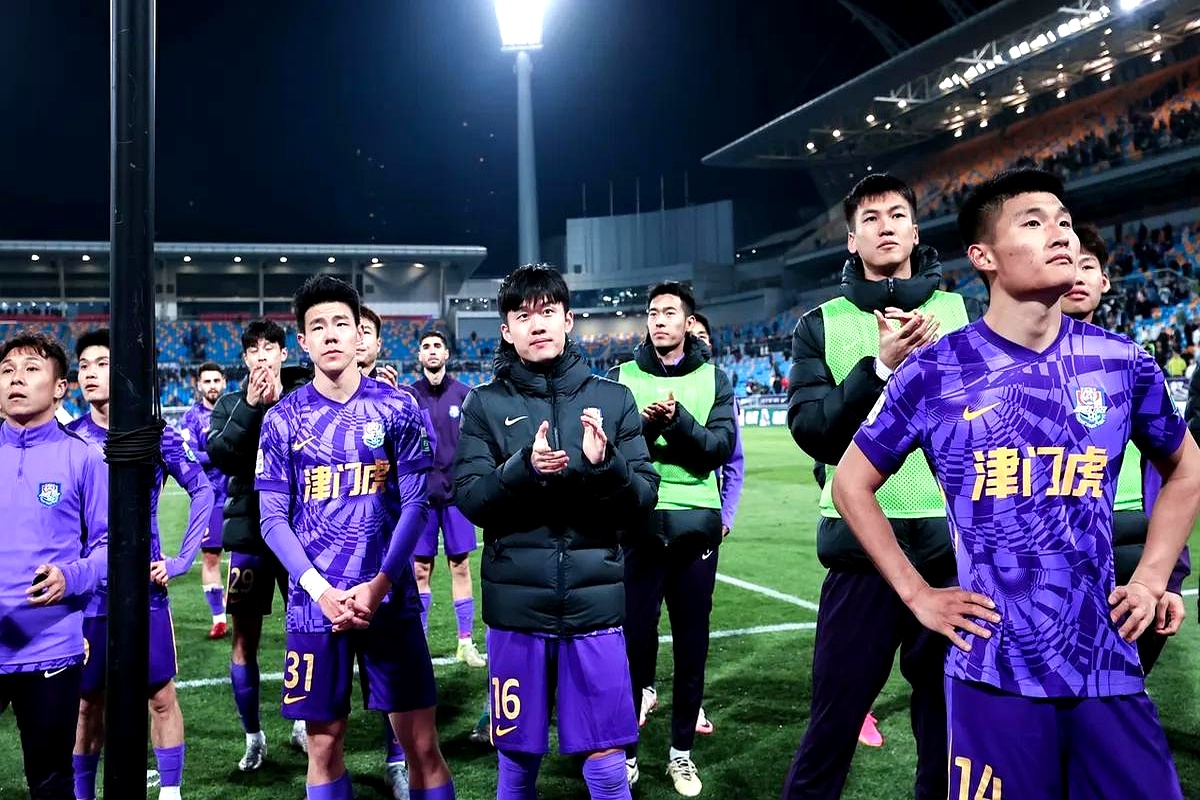 抢眼大胜，球员风采不减，球迷尖叫掌声不断的简单介绍