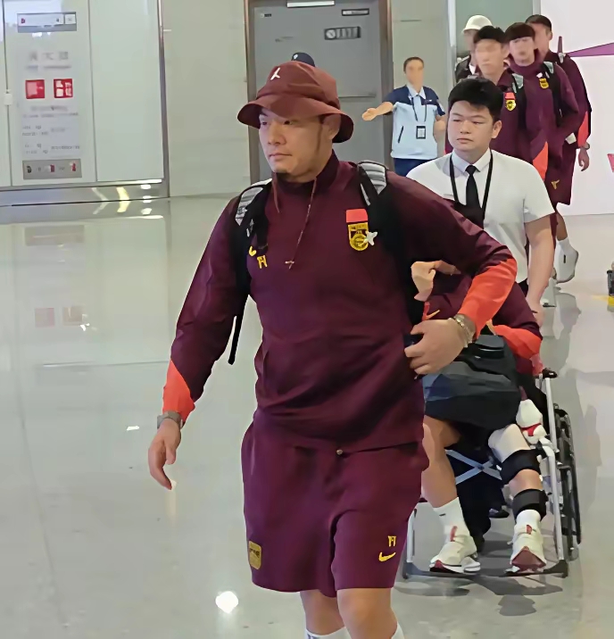 抢眼大胜，球员风采不减，球迷尖叫掌声不断的简单介绍