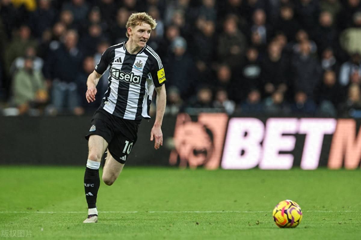 沙特鲁尔联击败纽卡斯尔联，豪取三分