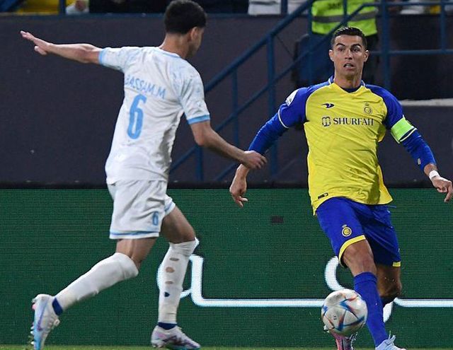 包含那不勒斯逆转胜利，延续连胜纪录的词条