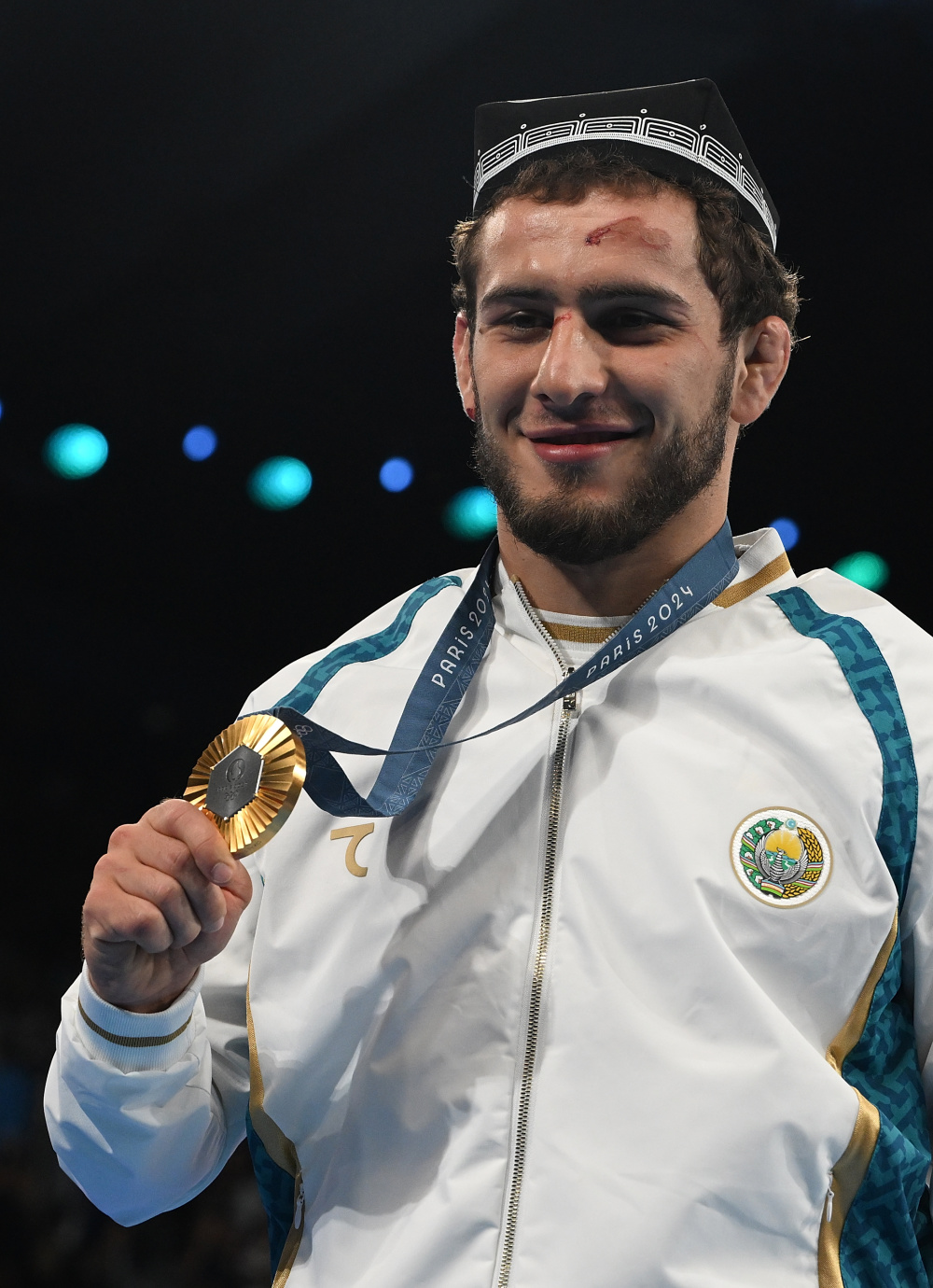 包含自由式摔跤精彩战斗，俄罗斯选手获胜的词条