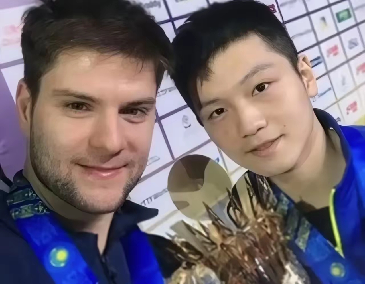 包含德国乒乓球队完胜英国乒乓球队，奥恰洛夫完成帽子戏法的词条