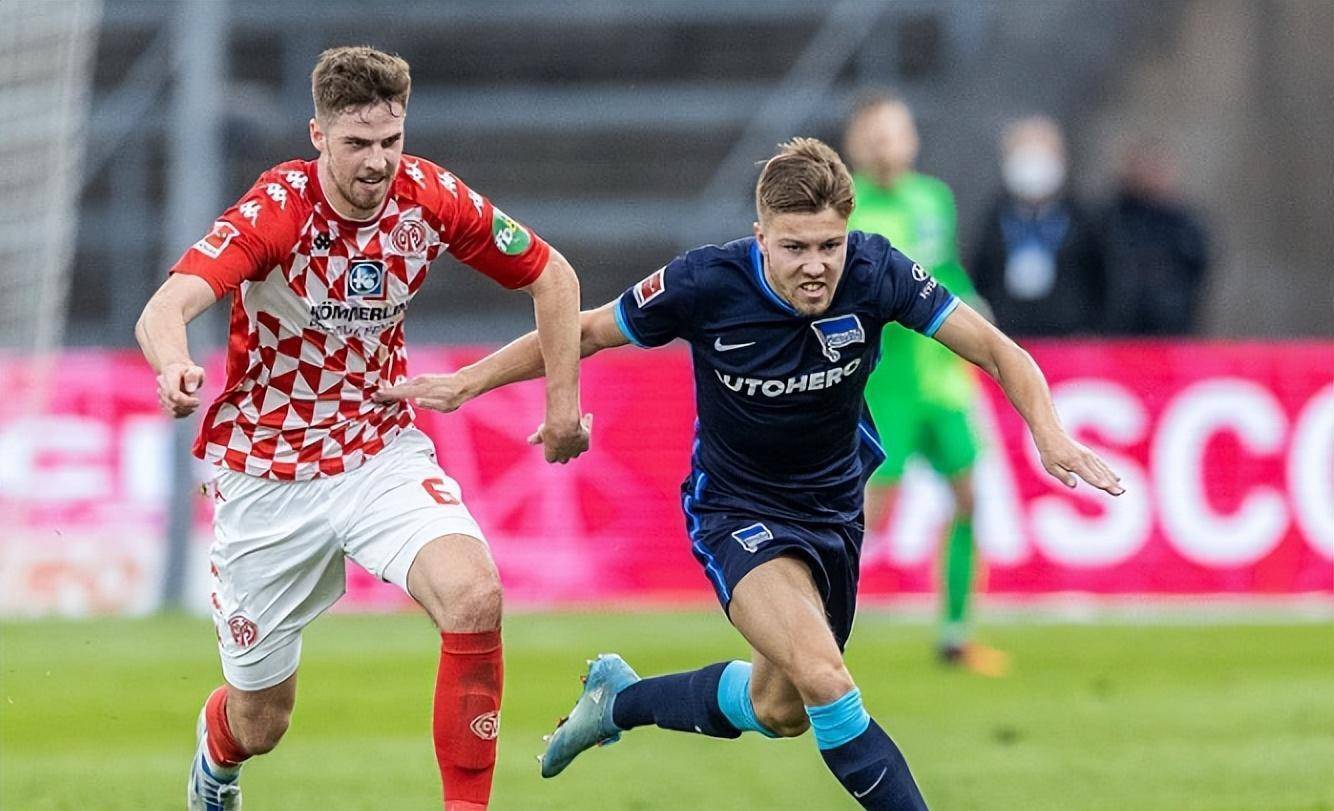 关于柏林赫塔击败对手，保持不败连胜的信息