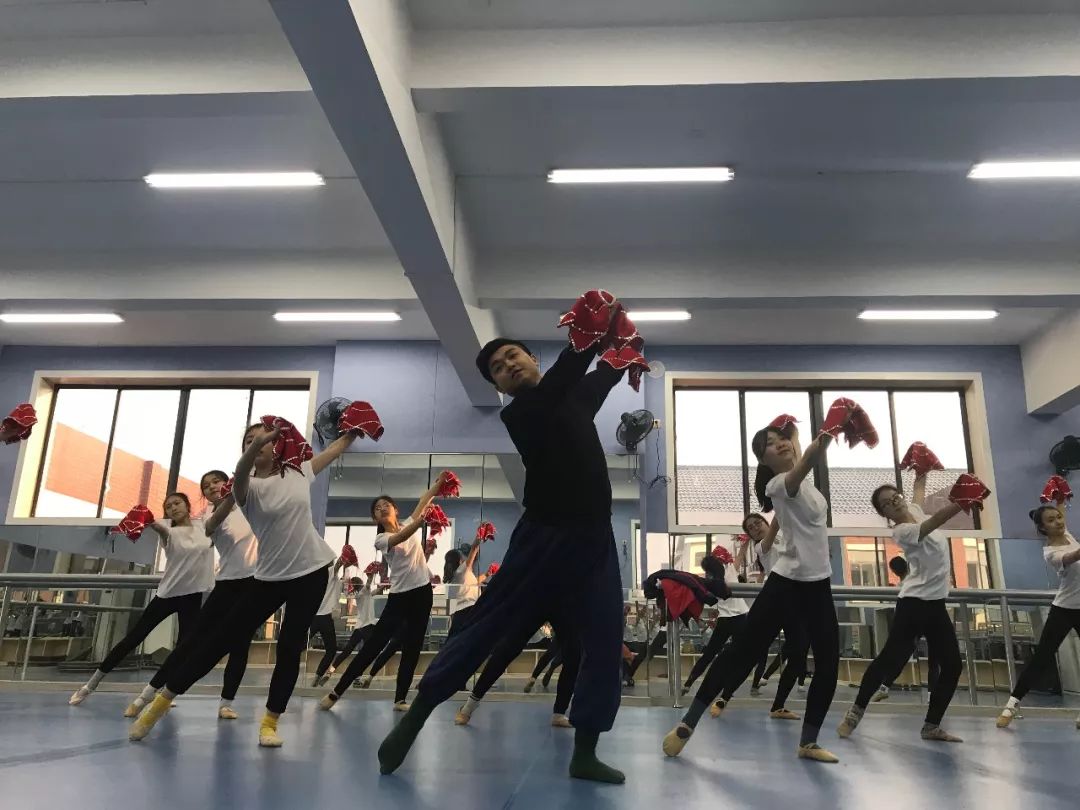 关于精英盛宴将至，全球球迷翘首期待的信息