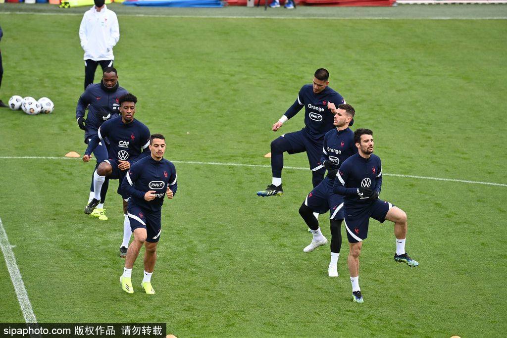 包含英格兰队碾压法国队，奥恰洛夫惊艳四座的词条