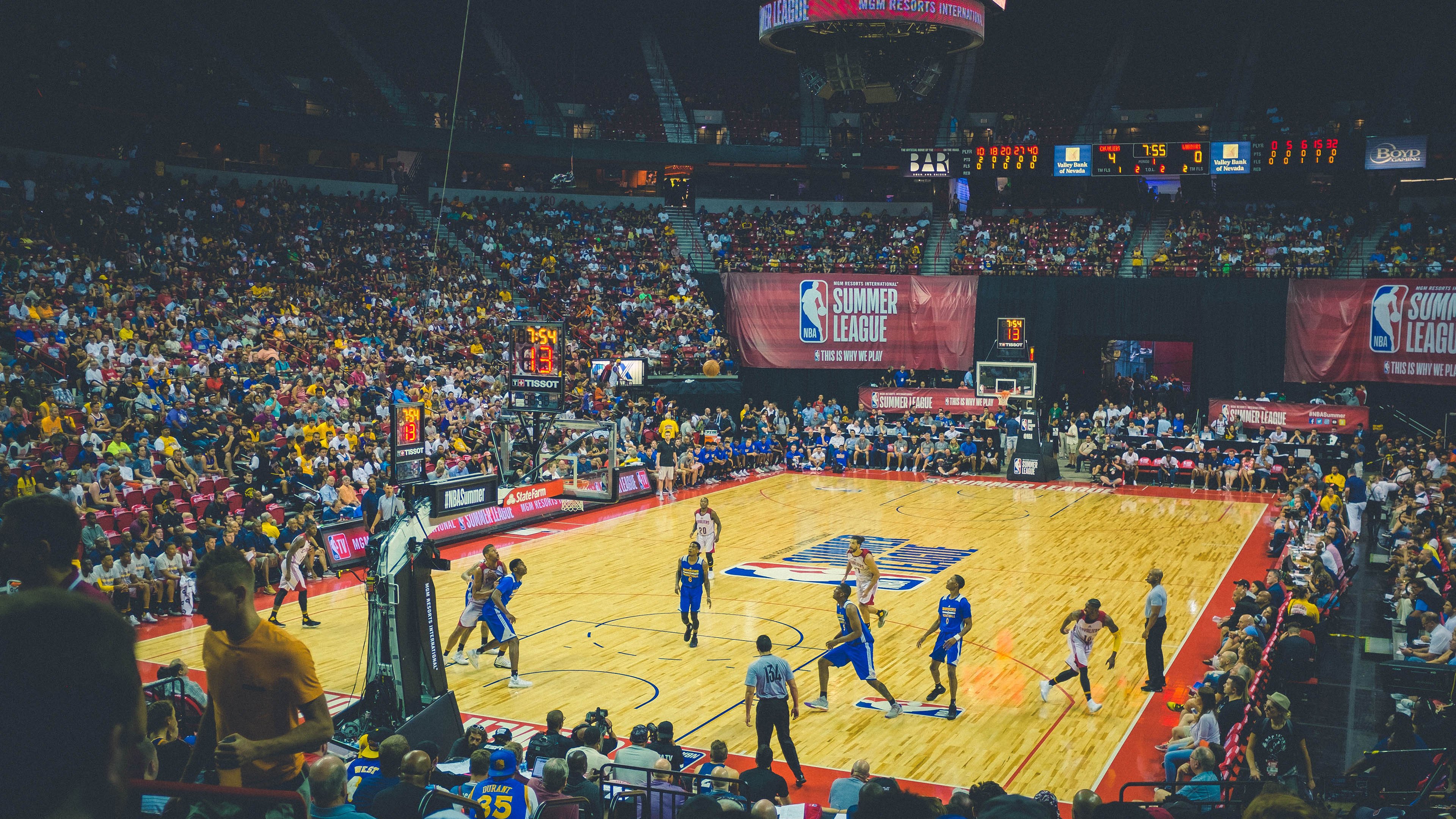 赛道与绿茵的交响，当F1引擎轰鸣遇见C罗传奇之夜